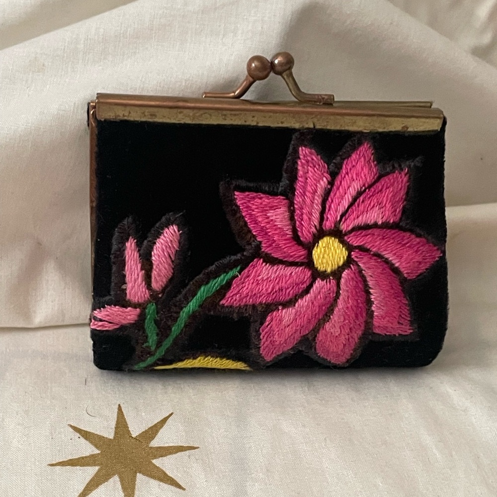 Vintage Black Velvet Coin Purse with Embroidered  Floral and  Kiss-lock Clasp